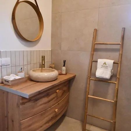 木屋 Tasija Relax & 多博伊